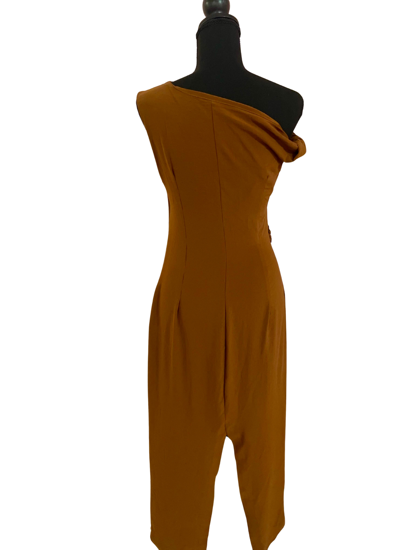 Vestido Midi Asimétrico con Detalle Fruncido