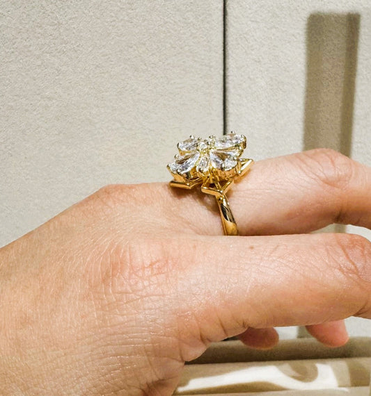 Anillo Flor Zirconia