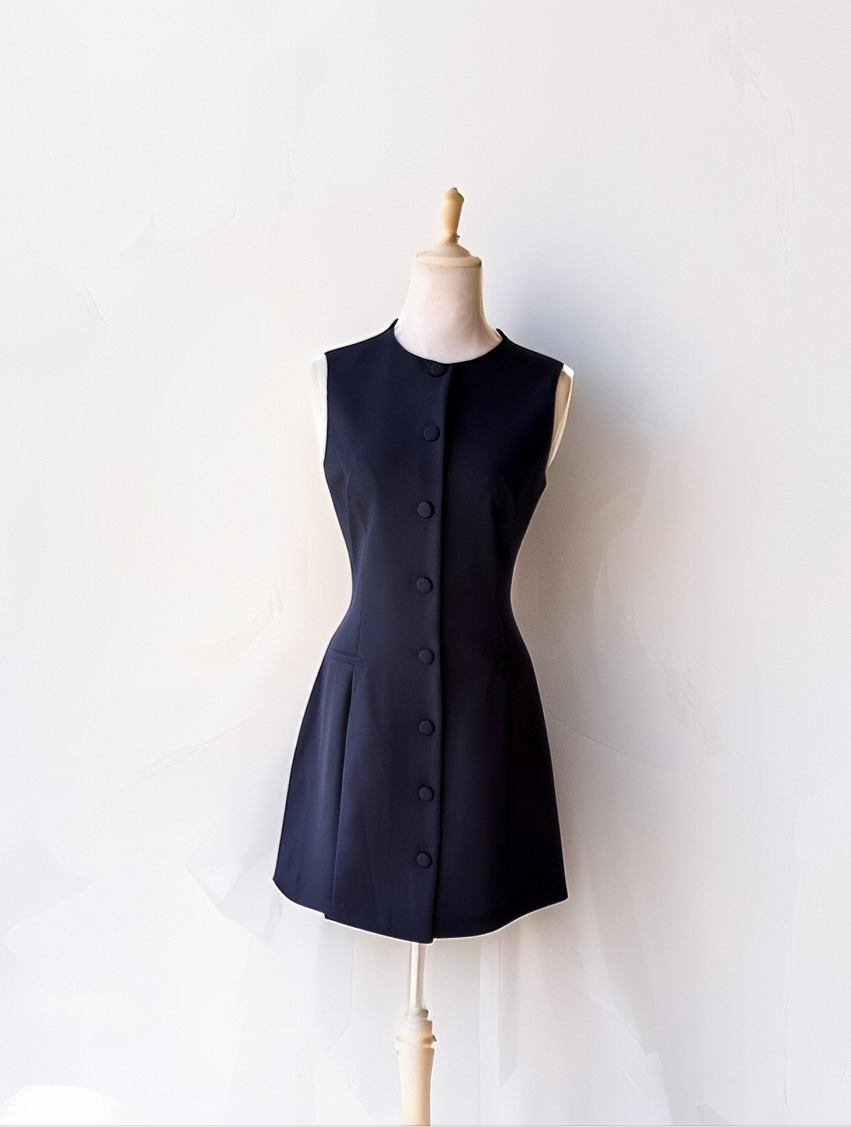 Vestido Clásico cuello redondo con botones