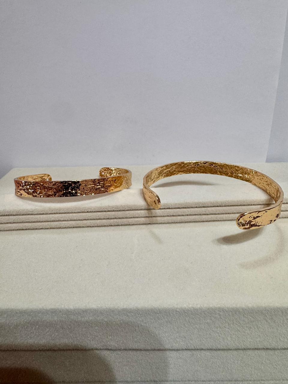 Pulsera abierta