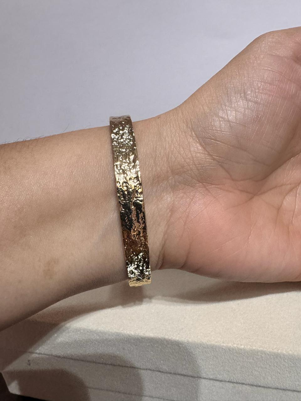 Pulsera abierta
