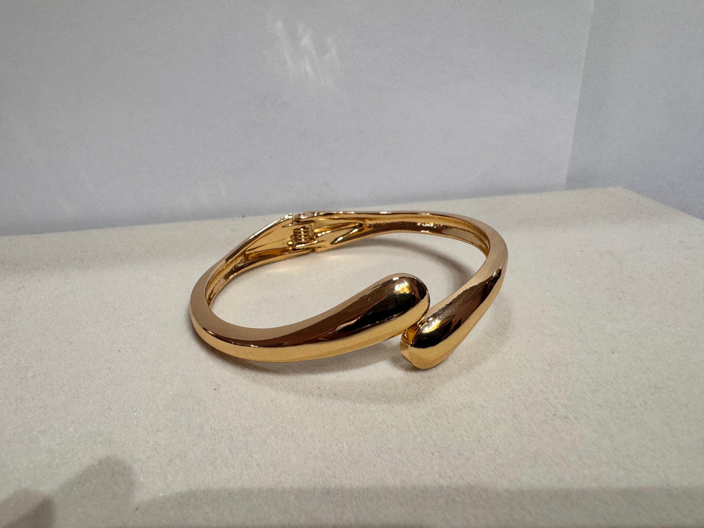 Brazalete cruzada