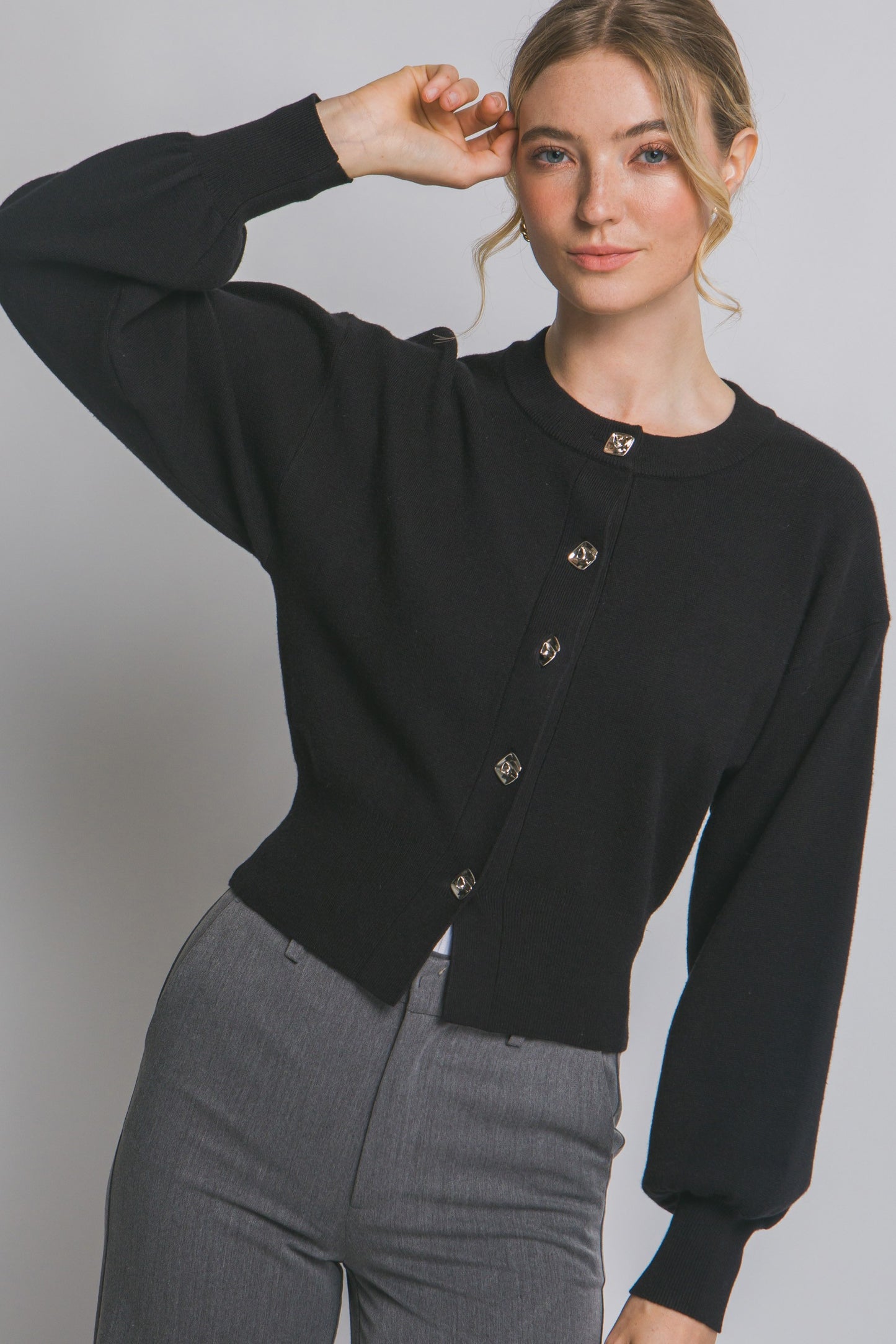 Cardigan Negro con Botones de Flor